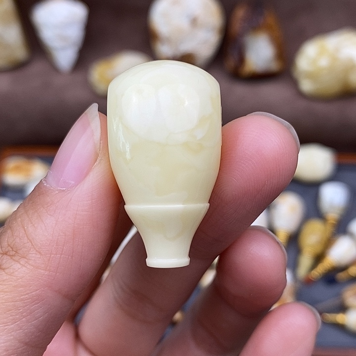 琥珀裸石未镶嵌17三通d62