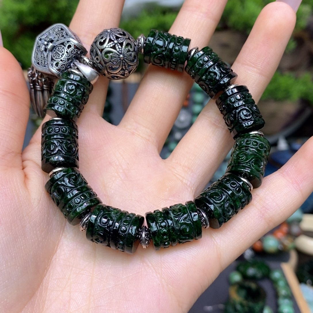 翡翠手链未镶嵌漂亮美眉