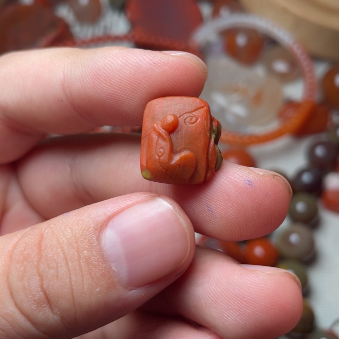 南红玛瑙未镶嵌珠子马**燕