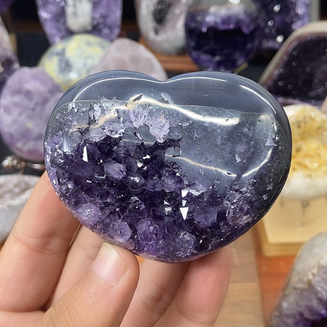紫晶未镶嵌大型摆件（非配饰）