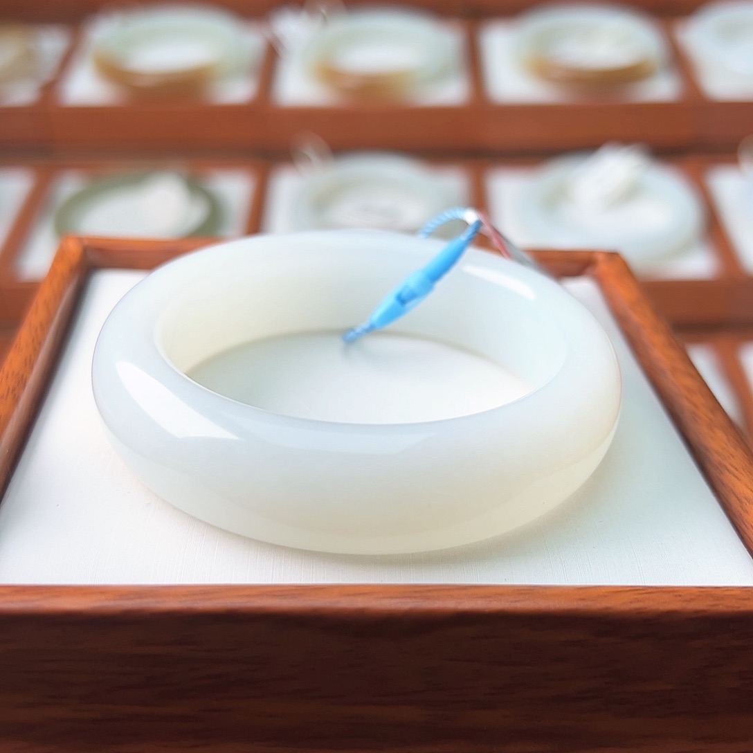 和田玉手镯未镶嵌A*尾款