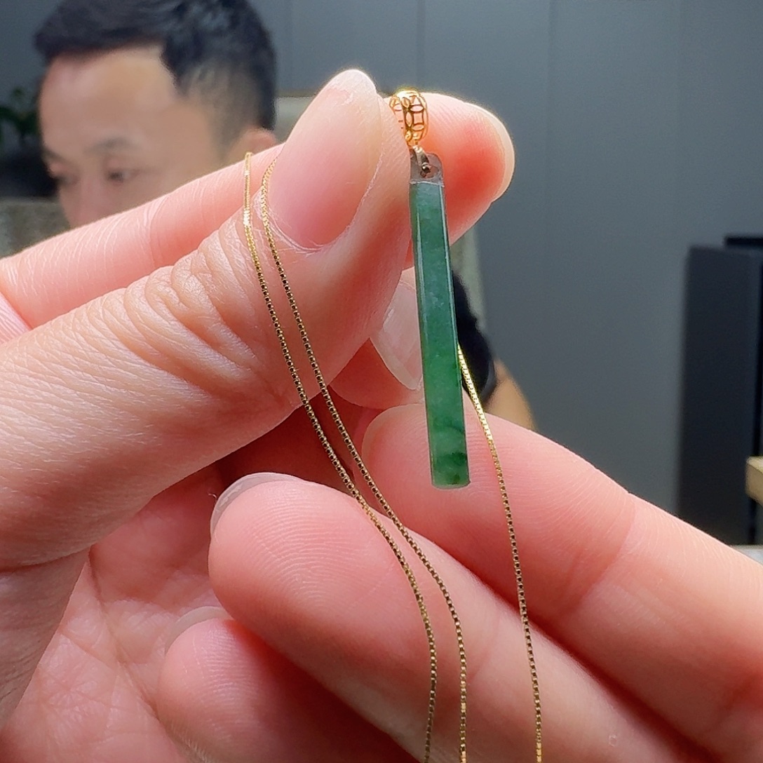 翡翠18K金镶嵌吊坠(赠链)天然