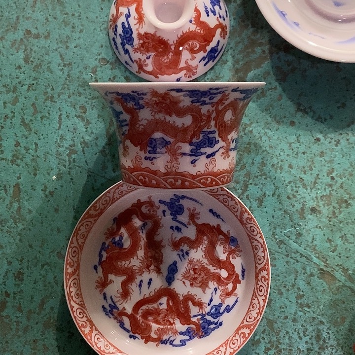 摆件陶红稀土九龙马蹄盖碗