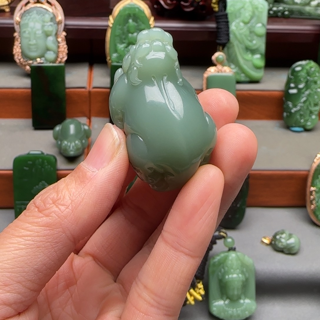 未镶嵌和田玉挂件