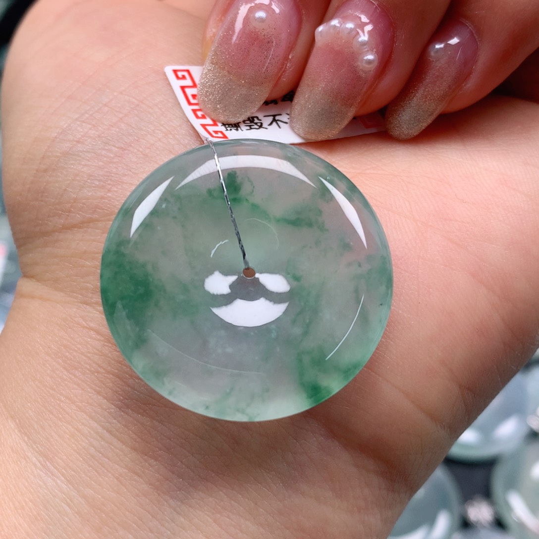 翡翠颈饰未镶嵌美*天然翡翠