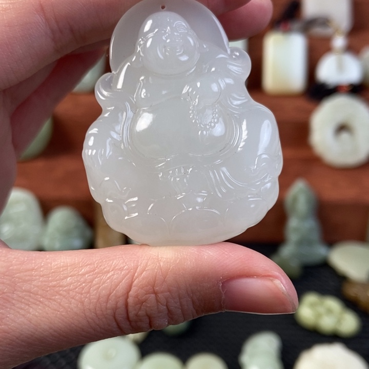 笑***笑和田玉未镶嵌颈饰