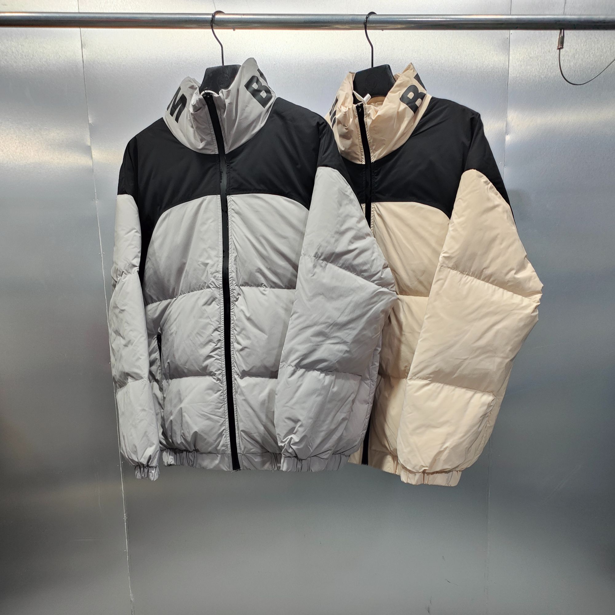 H01-H03-121212-BRN秋冬款背面领标字母印花时尚保暖加厚羽绒服