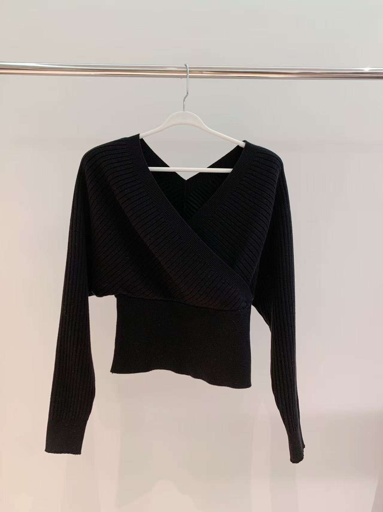 【赵瘦子】「蝙蝠袖」交叉v领收腰显瘦气质针织上衣黑色