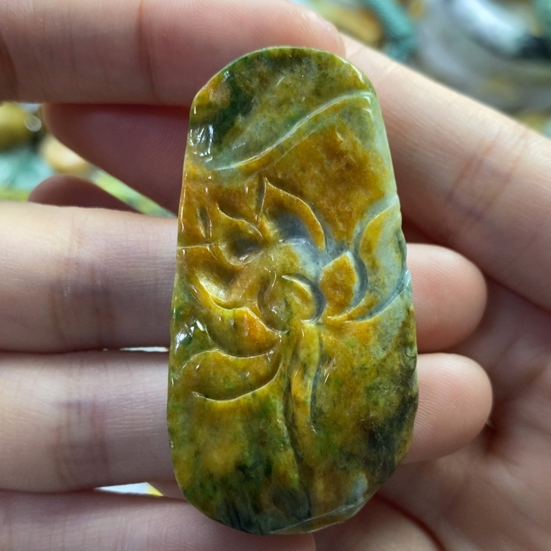 翡翠未镶嵌颈饰吊坠