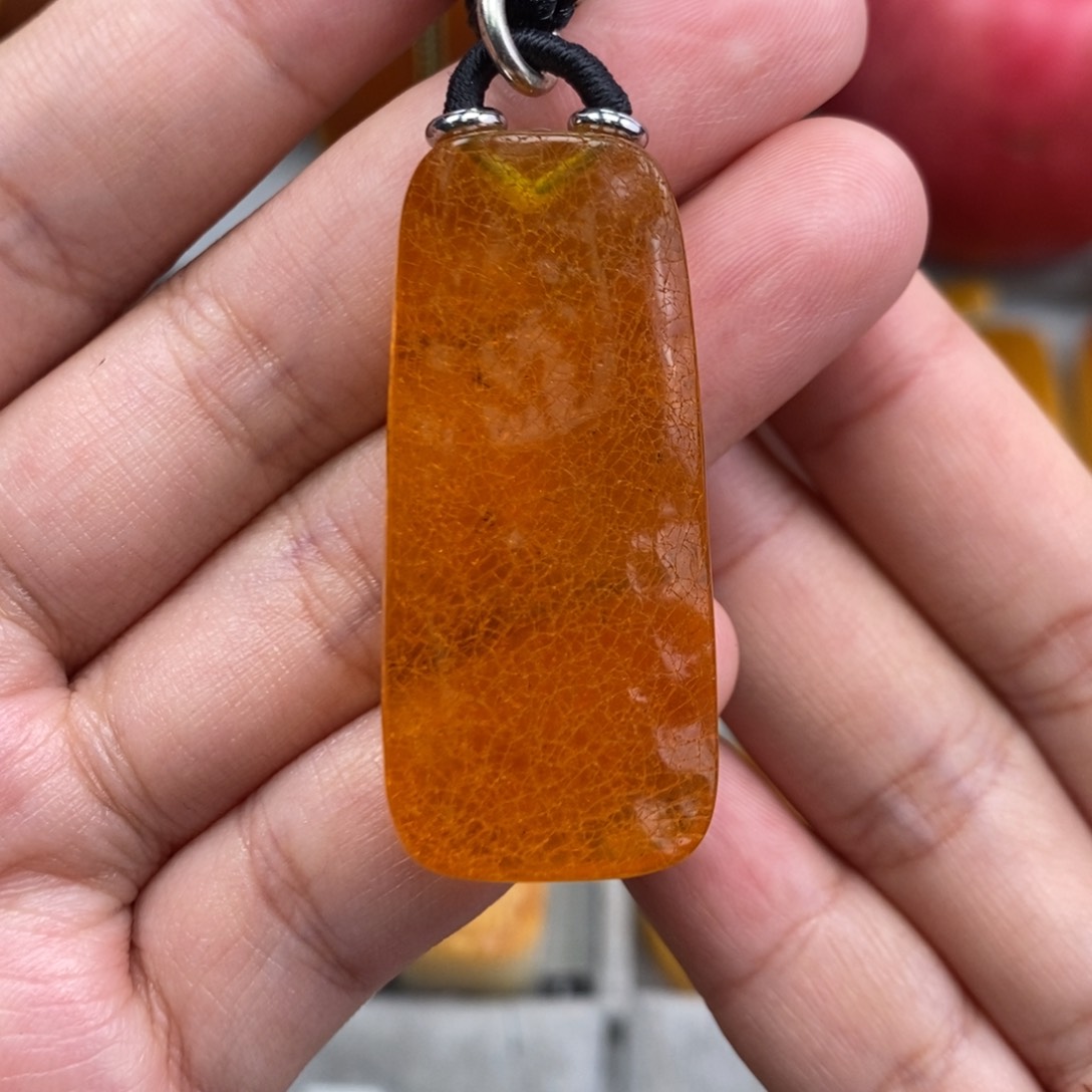 琥珀吊坠(赠链)未镶嵌