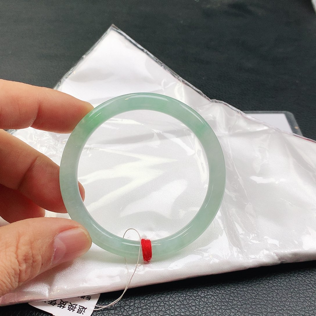 未镶嵌手镯翡翠大**尘天然翡翠手镯