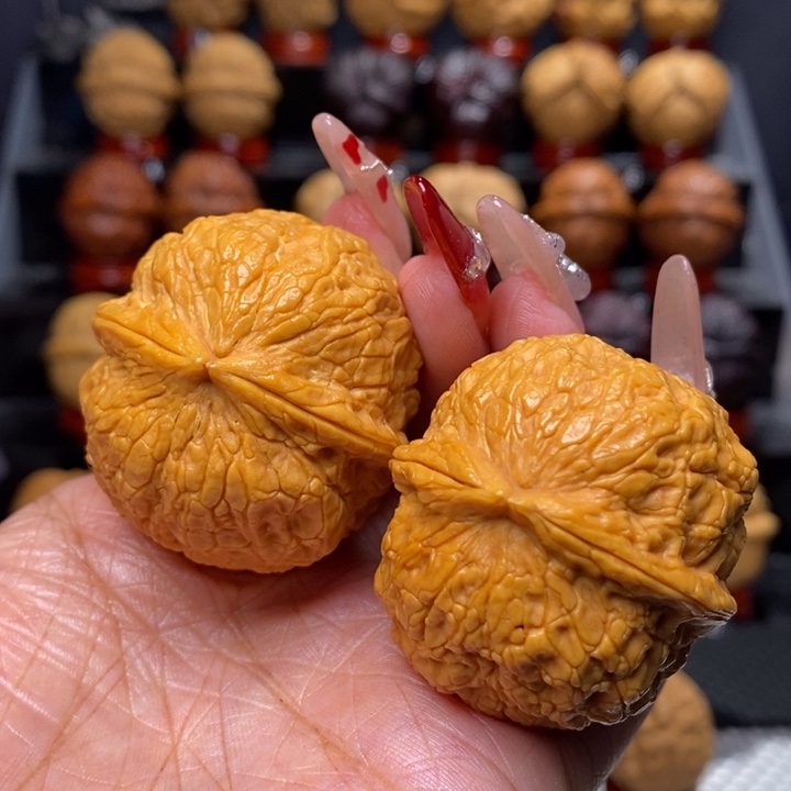 文玩核桃把件金丝绣球68号