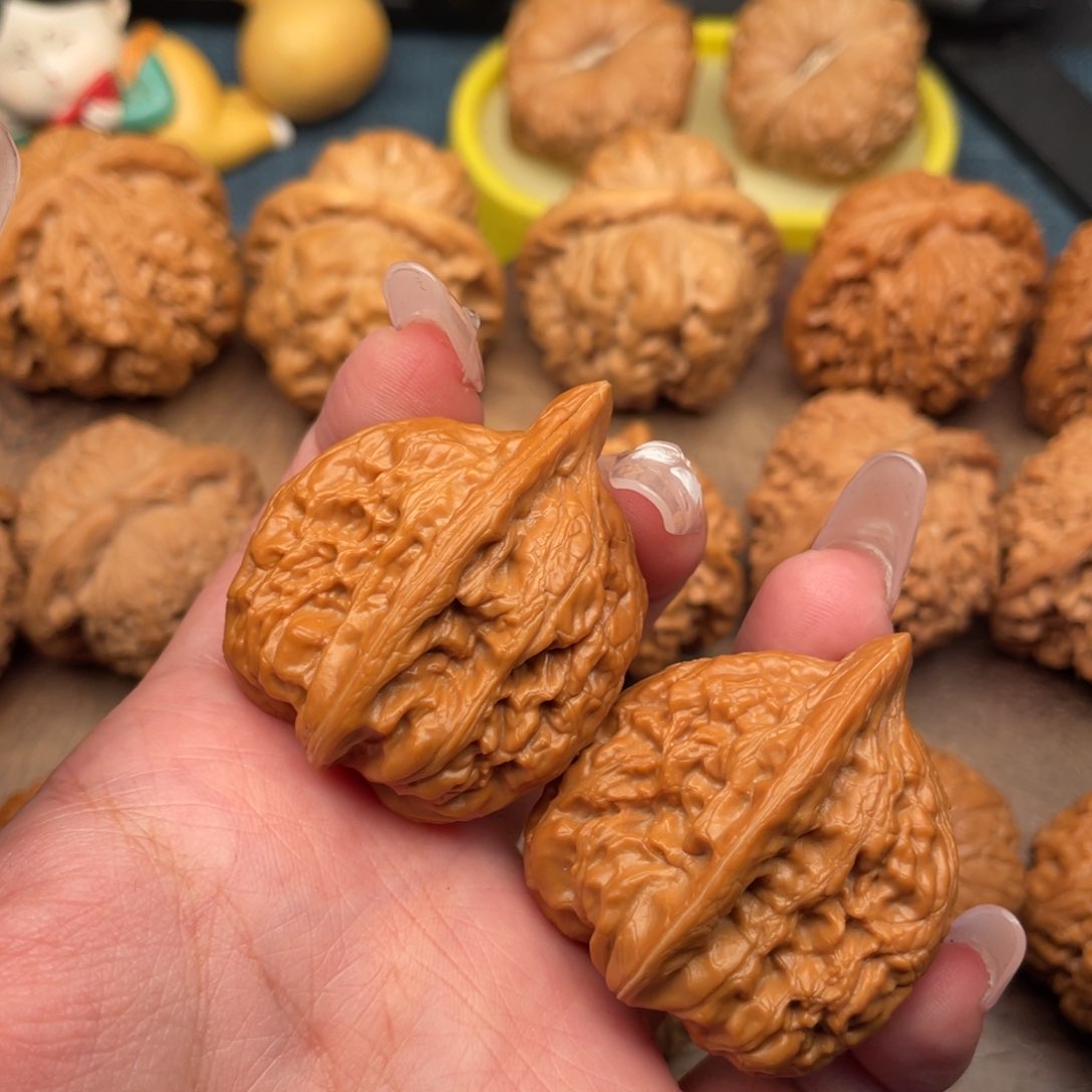 文玩核桃把件全品，野生赤龙鸡心32