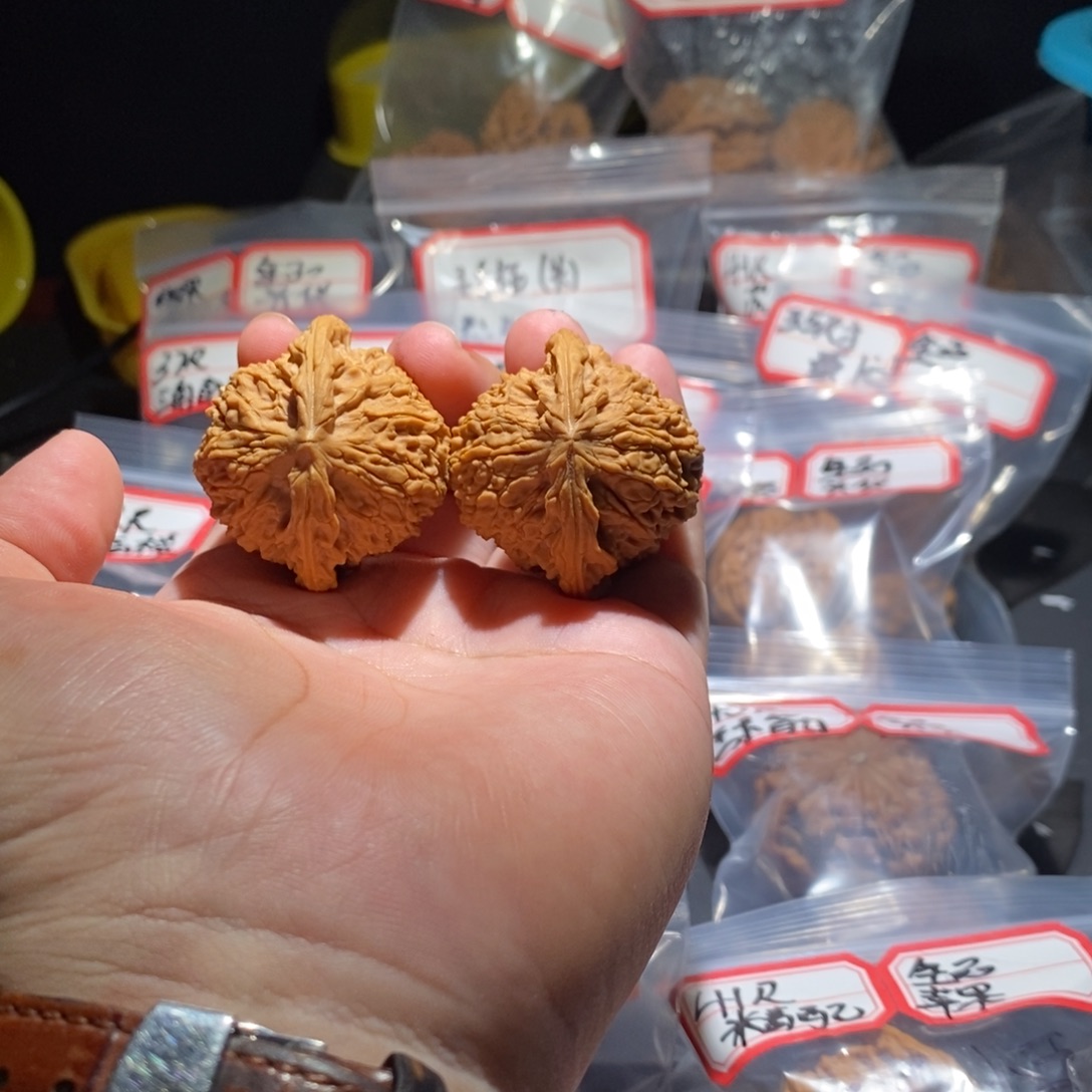 一***士吊坠文玩核桃42全品南疆