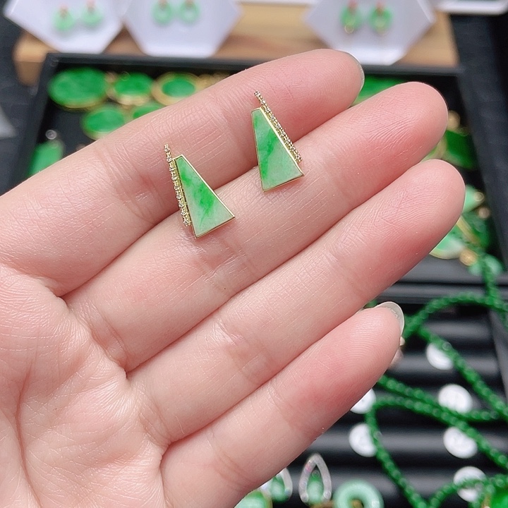 翡翠耳饰18K金镶嵌天然翡翠