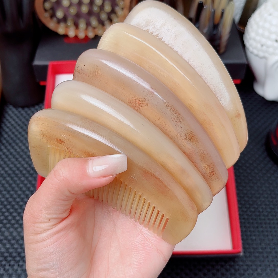 纯手工制作纯牛角梳子