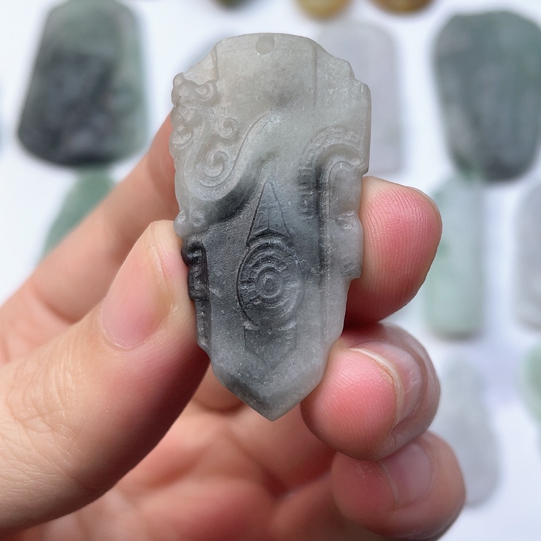 定制翡翠未镶嵌仿古牌