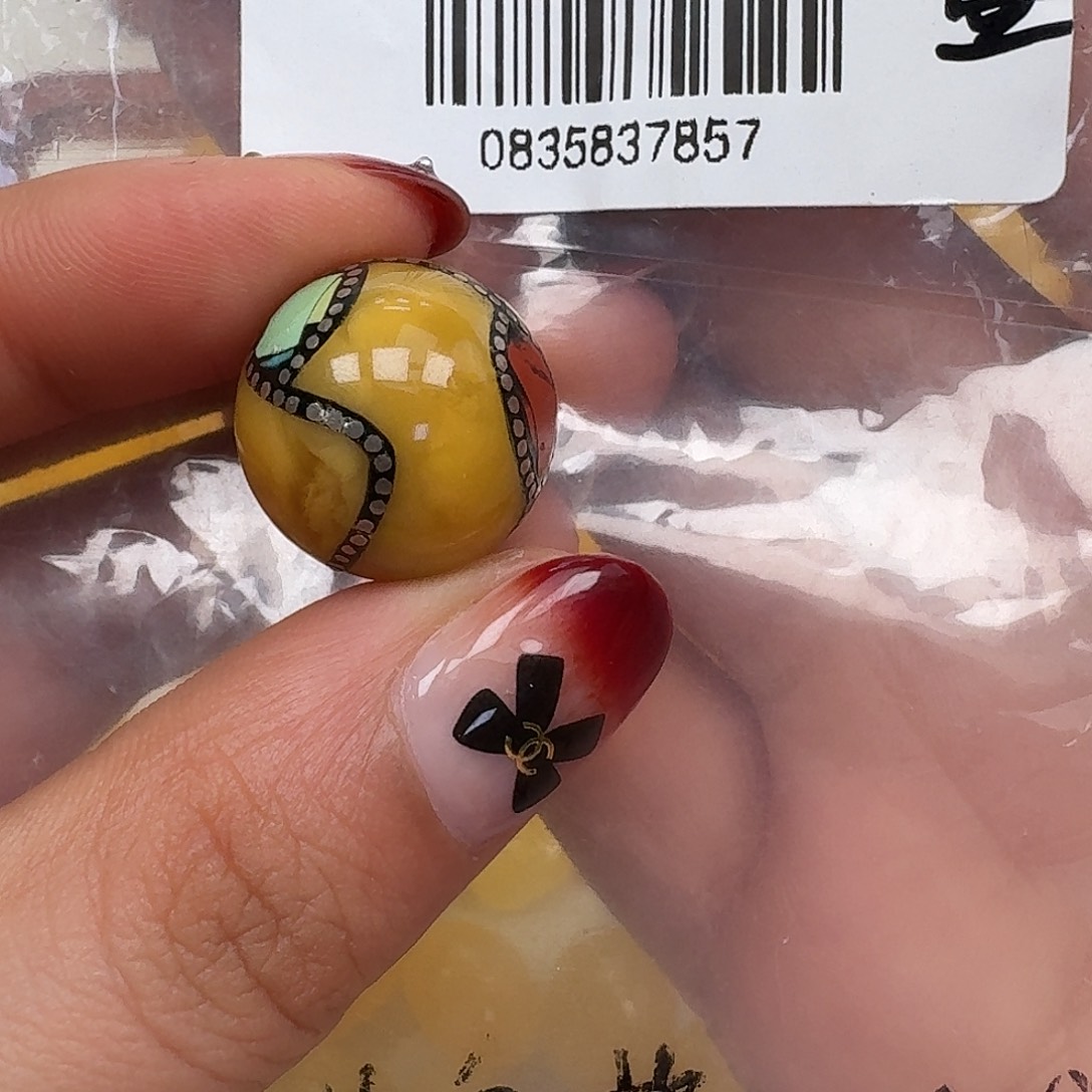 琥珀未镶嵌裸石悠悠