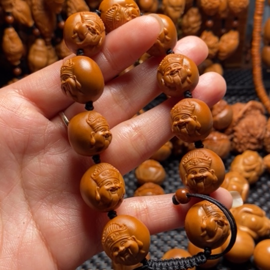 橄榄核吊坠财神头