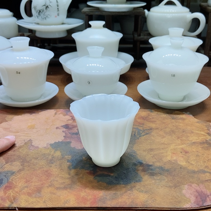 【闪购商品】在于其结构上也与一般金属结构相似