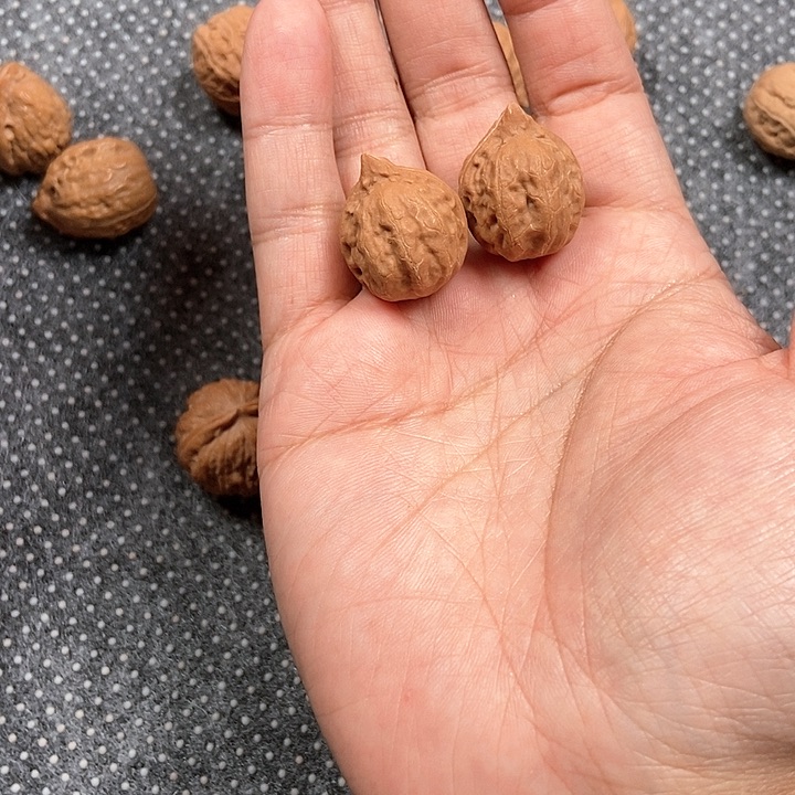 文玩核桃吊坠小鸡心-1