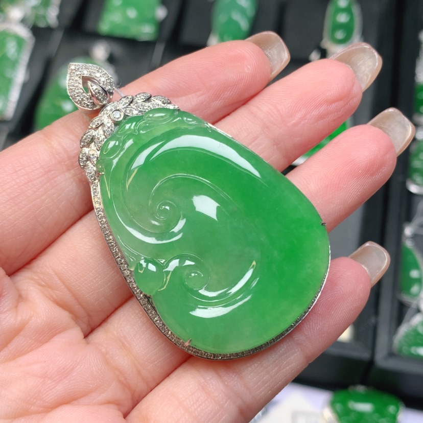 【闪购商品】翡翠18K金镶嵌颈饰用****3如意