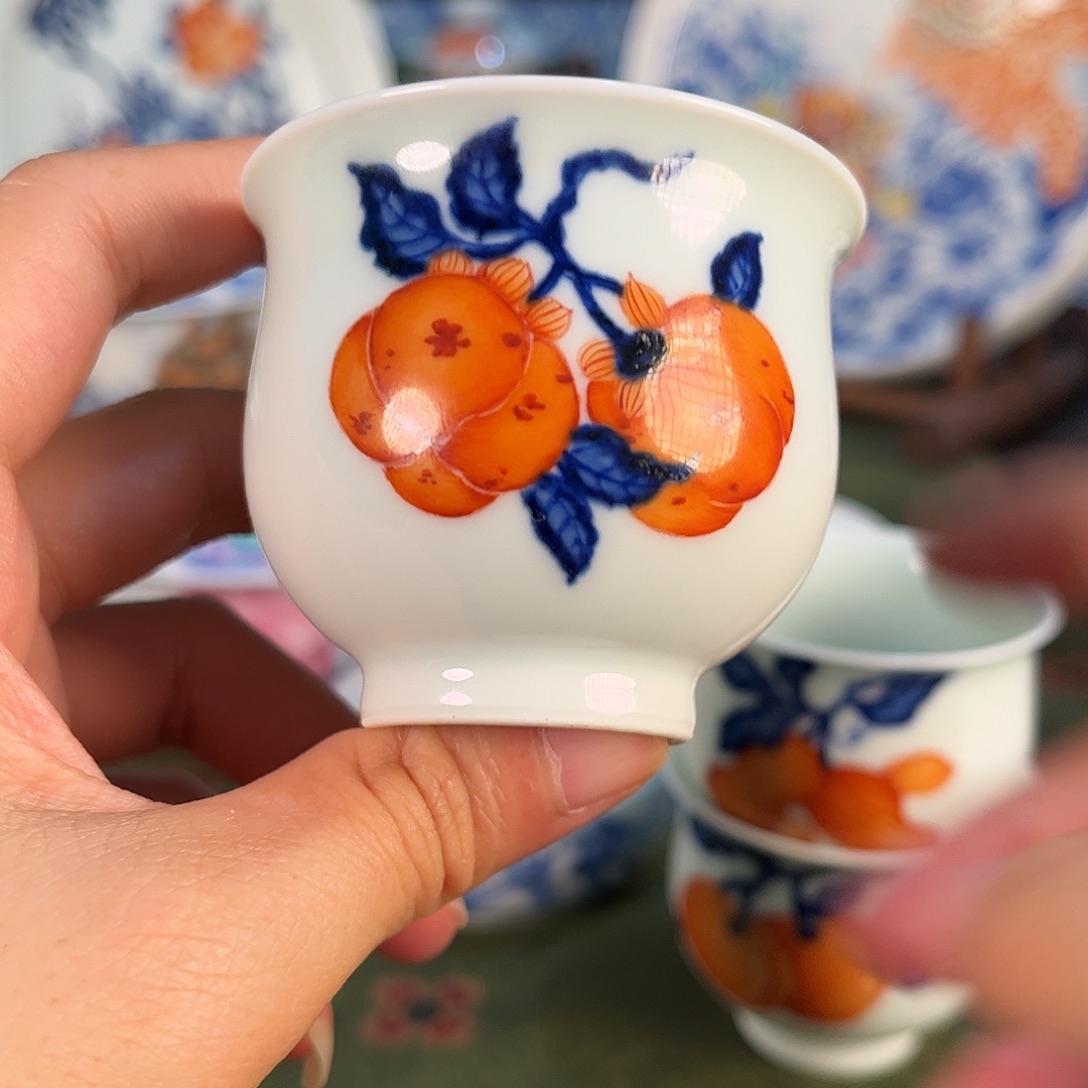 手绘青花加彩柿子杯