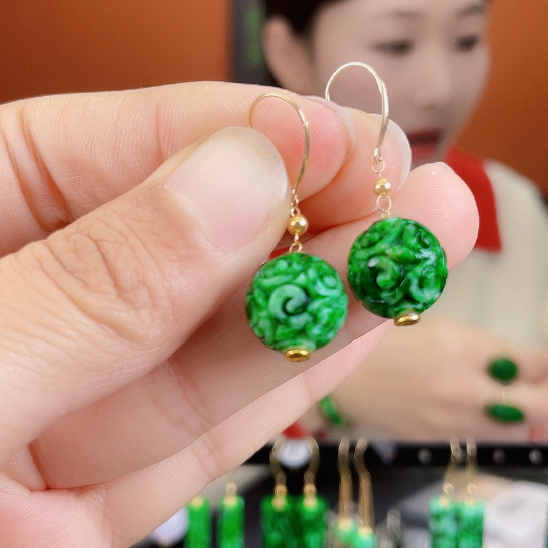 翡翠18K金镶嵌耳饰