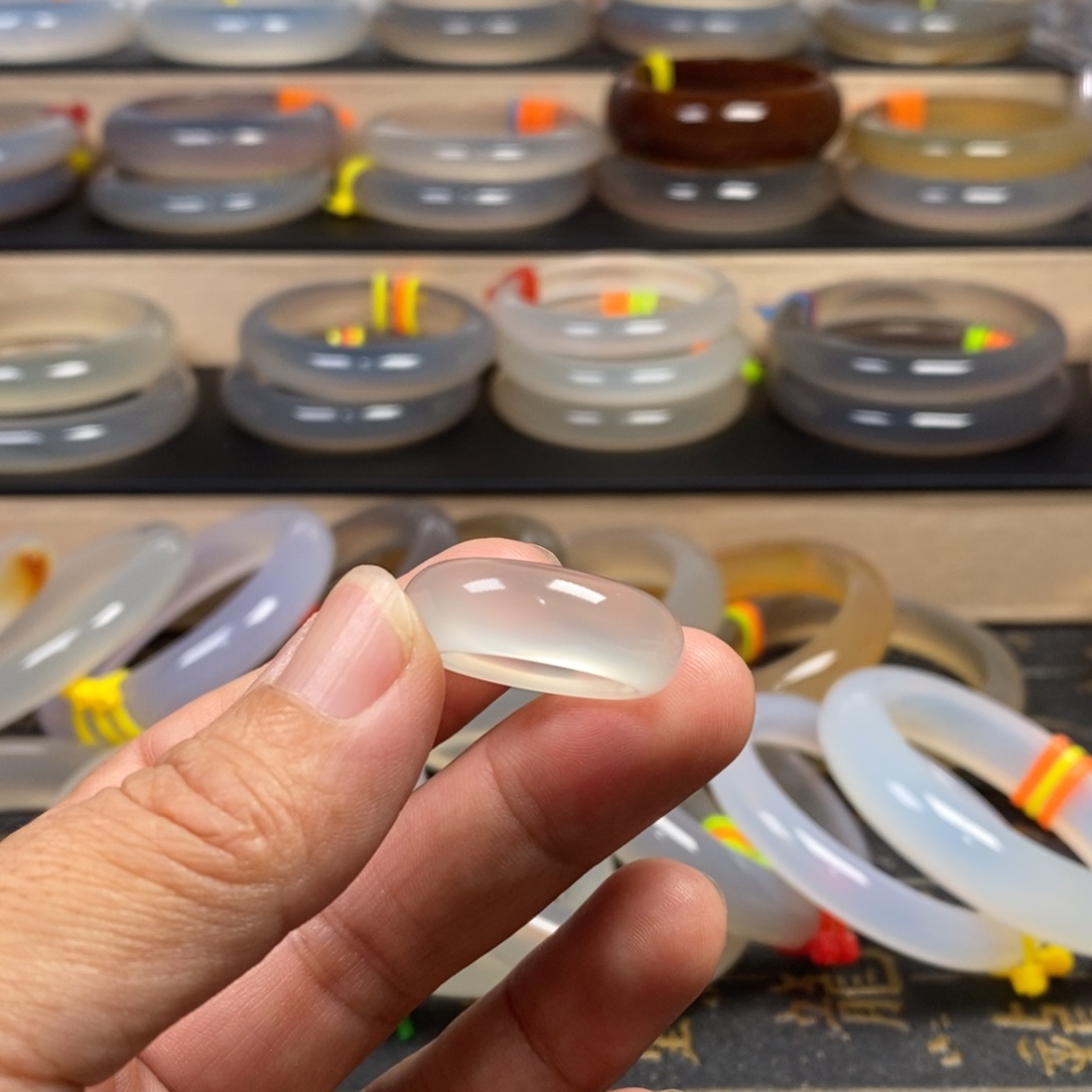 手镯玛瑙/玉髓未镶嵌