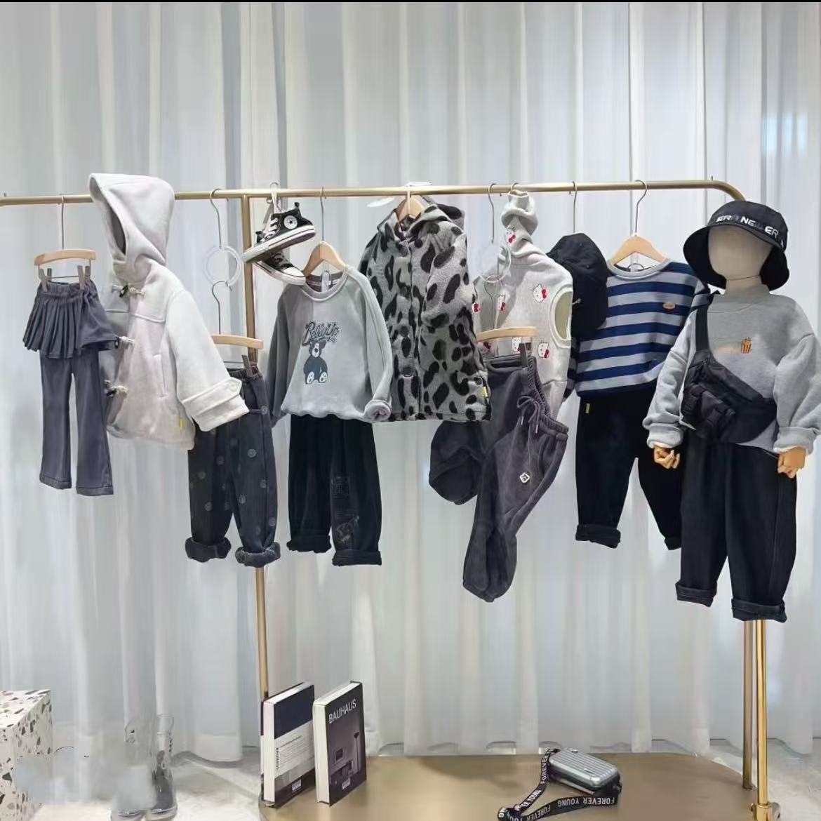 A5738#CYX-LBB-2510144童装绿色冲锋衣