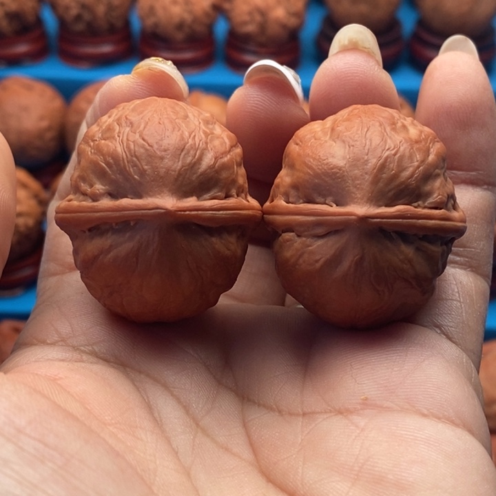 核桃精品文玩核桃手捻大海豚