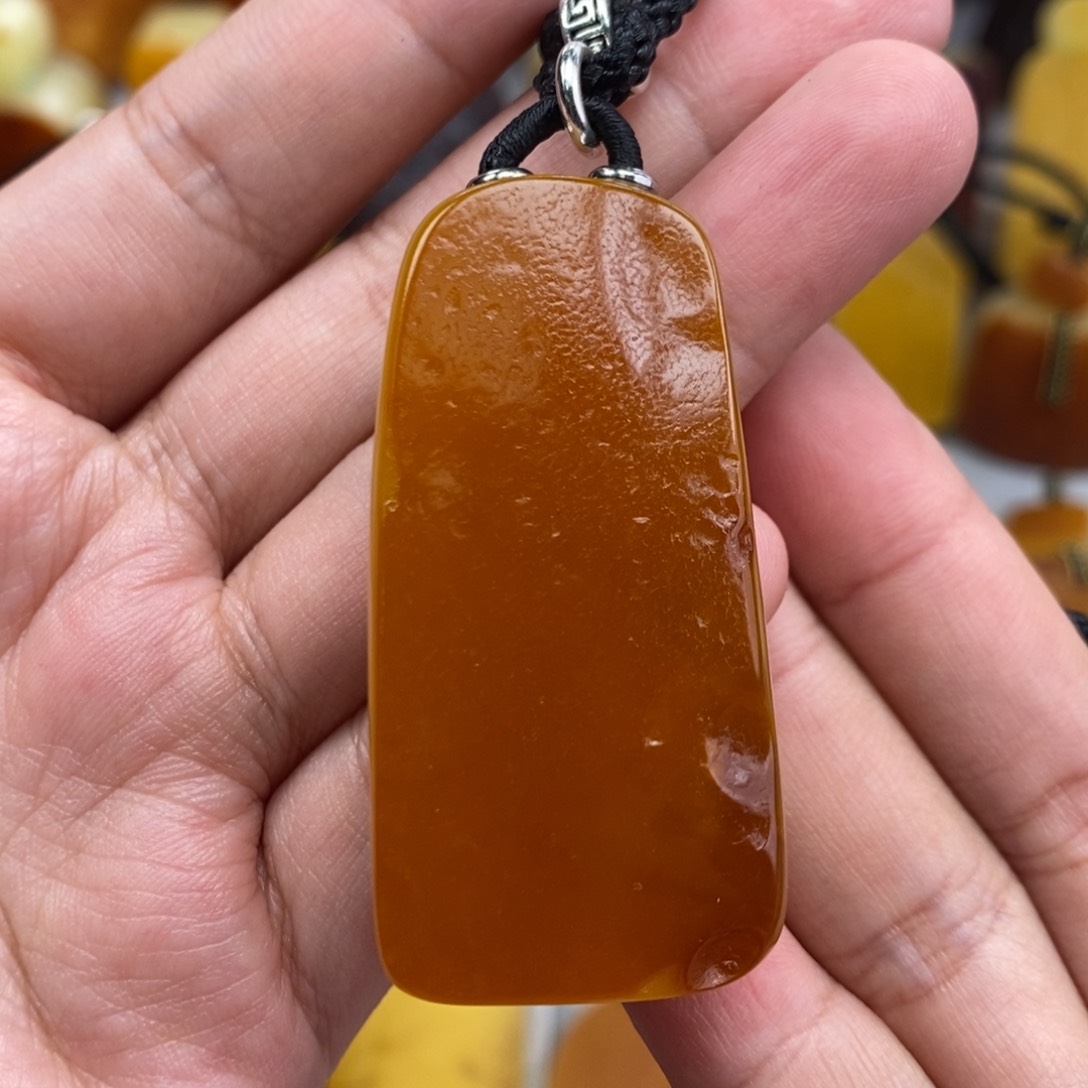 琥珀吊坠(赠链)未镶嵌