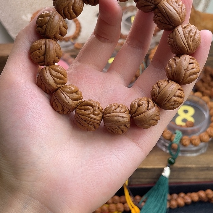 文玩核桃手串叶***秋23豹子头