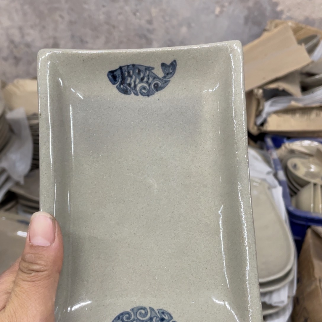 盘用****生瓷器微瑕口径16.5两个