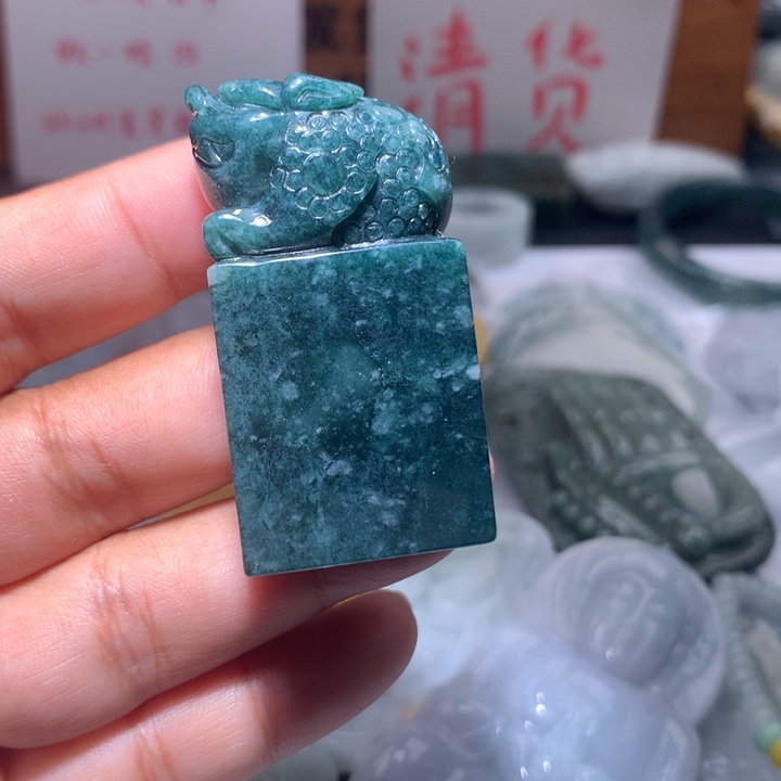 翡翠未镶嵌颈饰保真天然A货翡翠