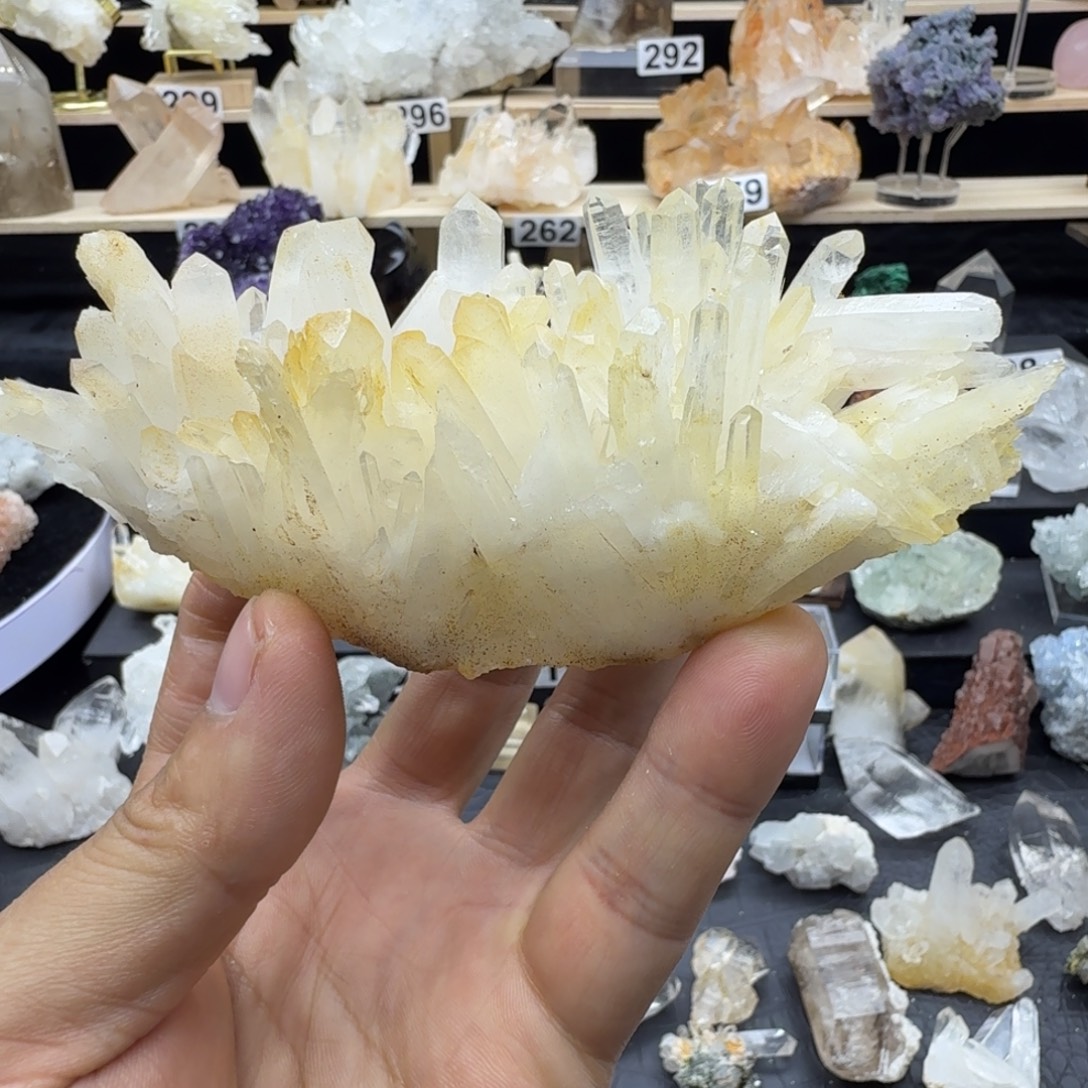 石材缅甸菊花晶摆件