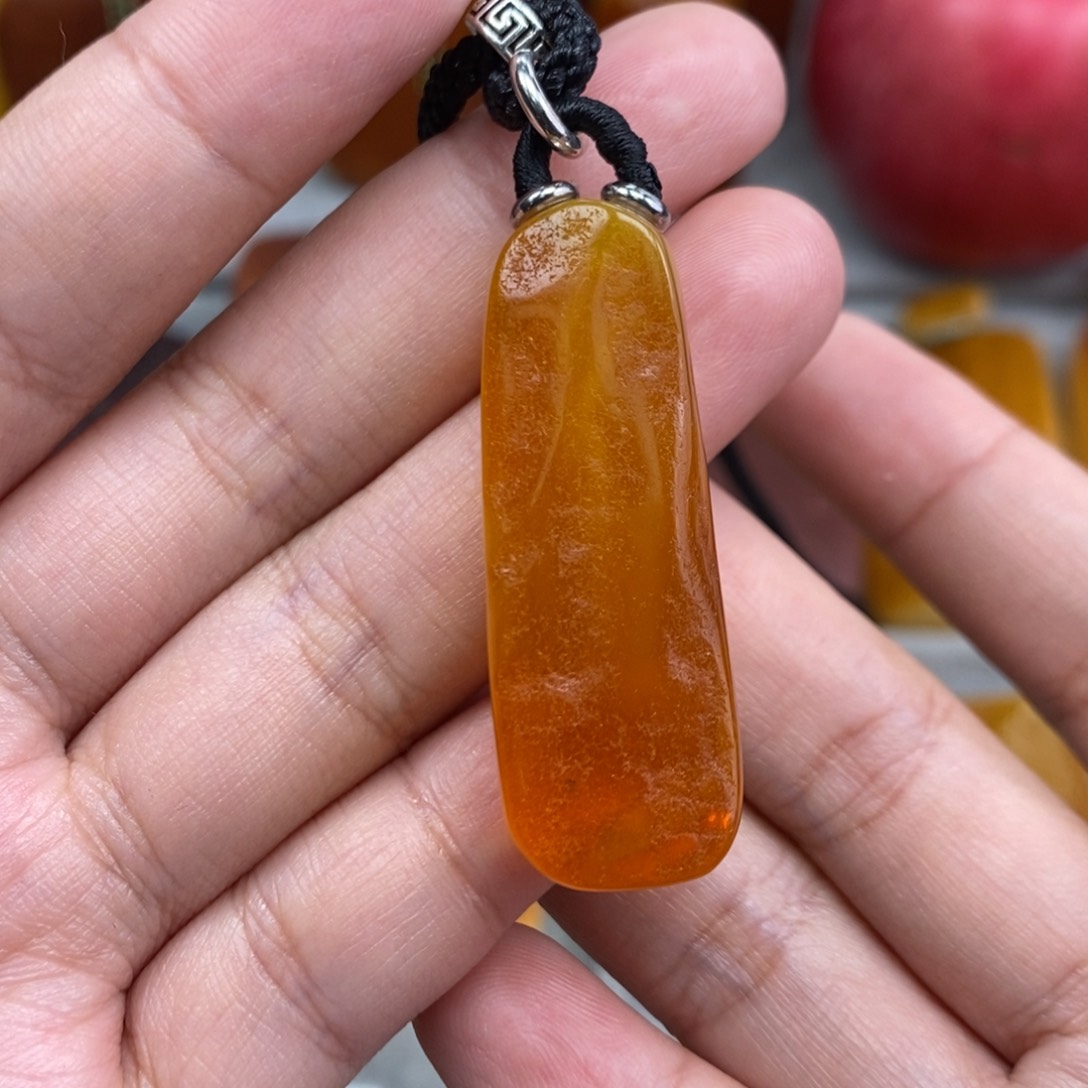 琥珀吊坠(赠链)未镶嵌
