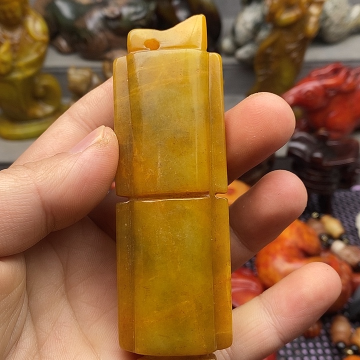 未镶嵌蛇纹石玉颈饰