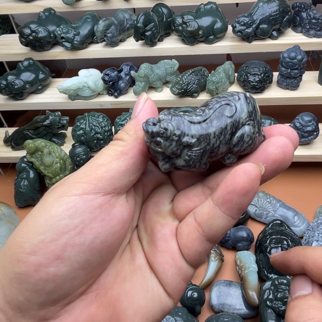 和田玉未镶嵌挂件