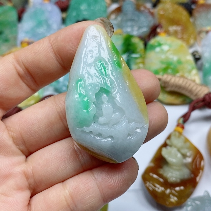 翡翠颈饰未镶嵌天然a货翡翠