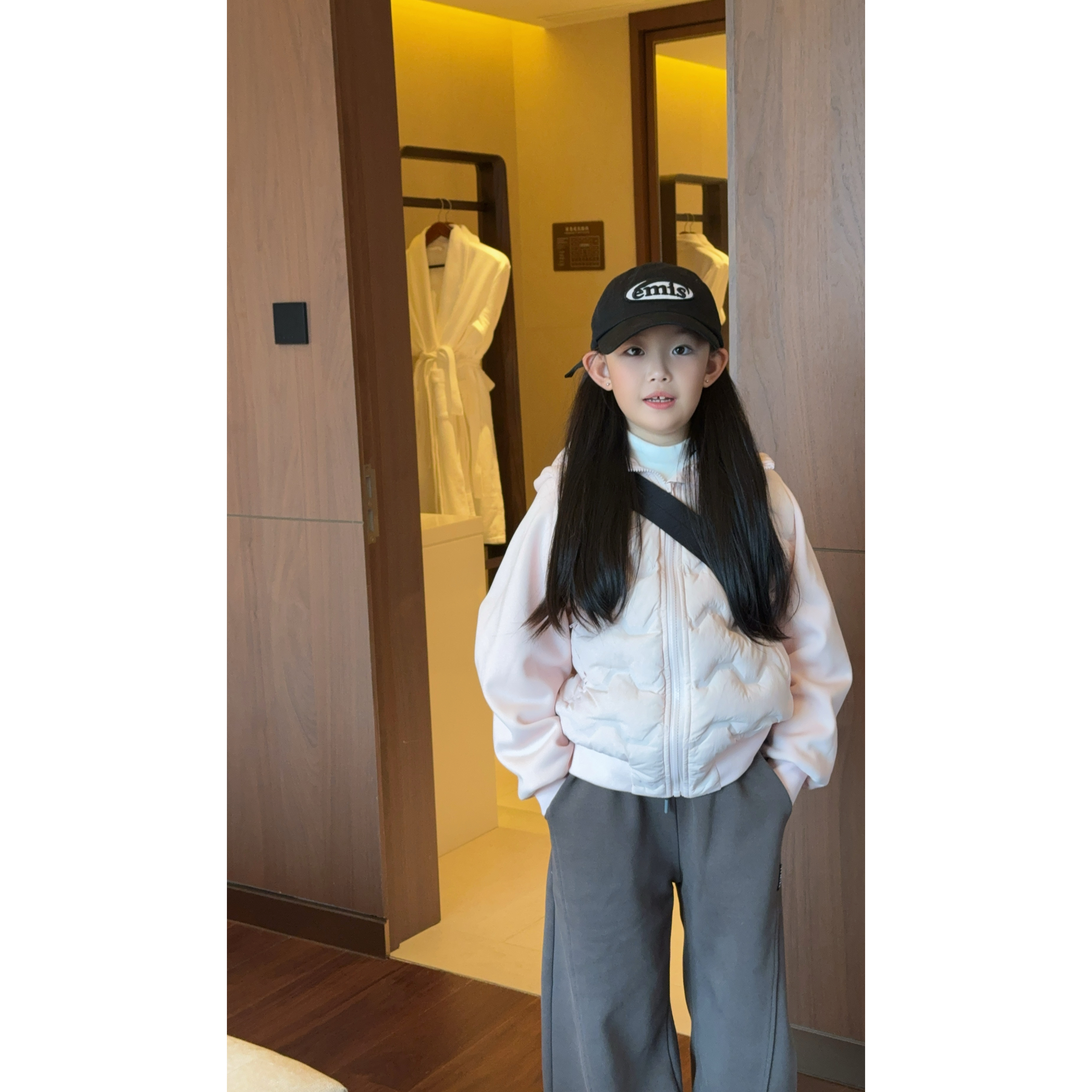 现货   2024冬季儿童女童新款拼接羽绒服24269