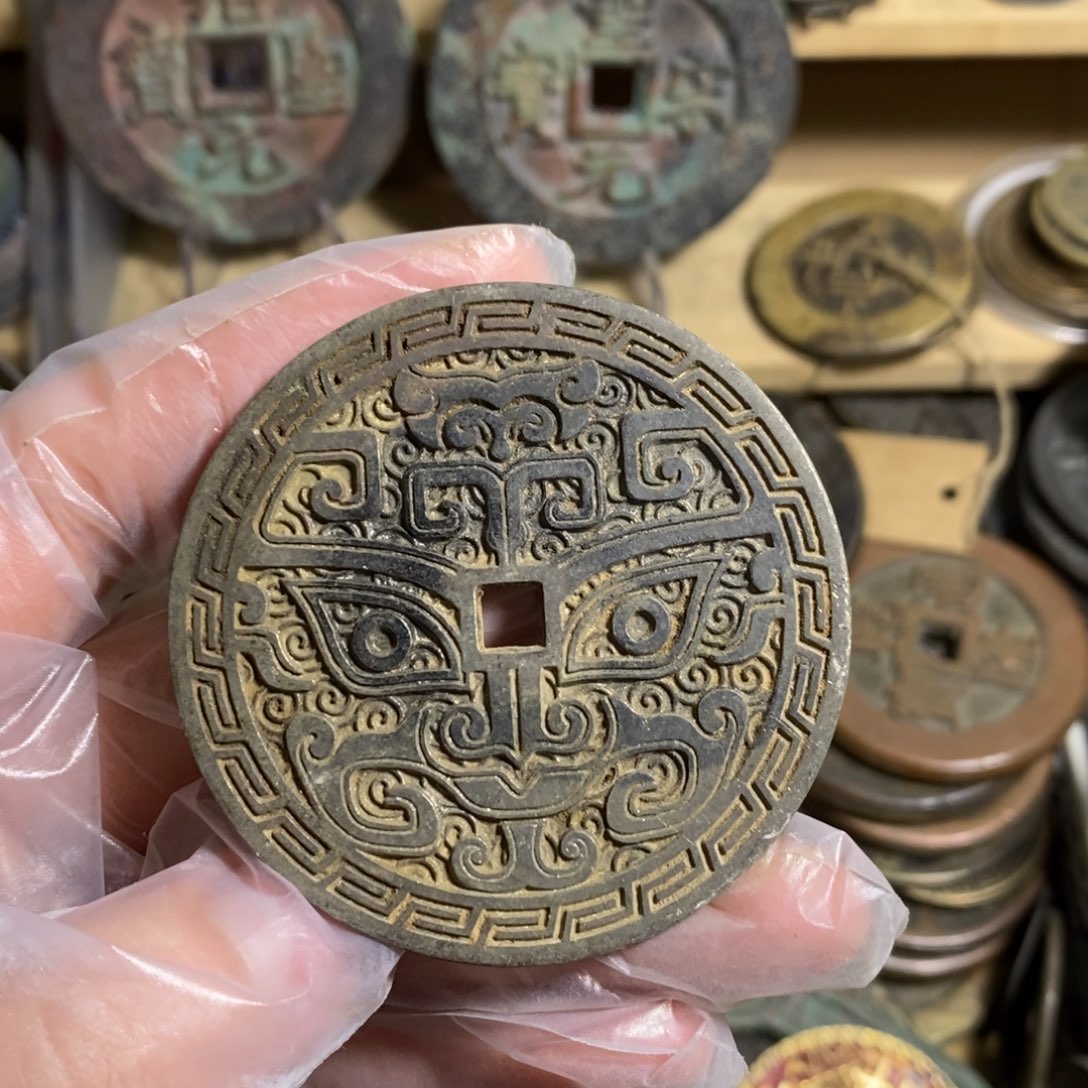 铜现代工艺品学习币