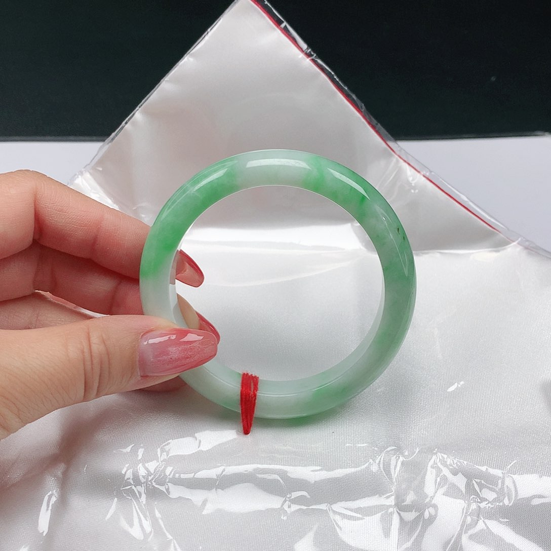 翡翠手镯未镶嵌翡翠005