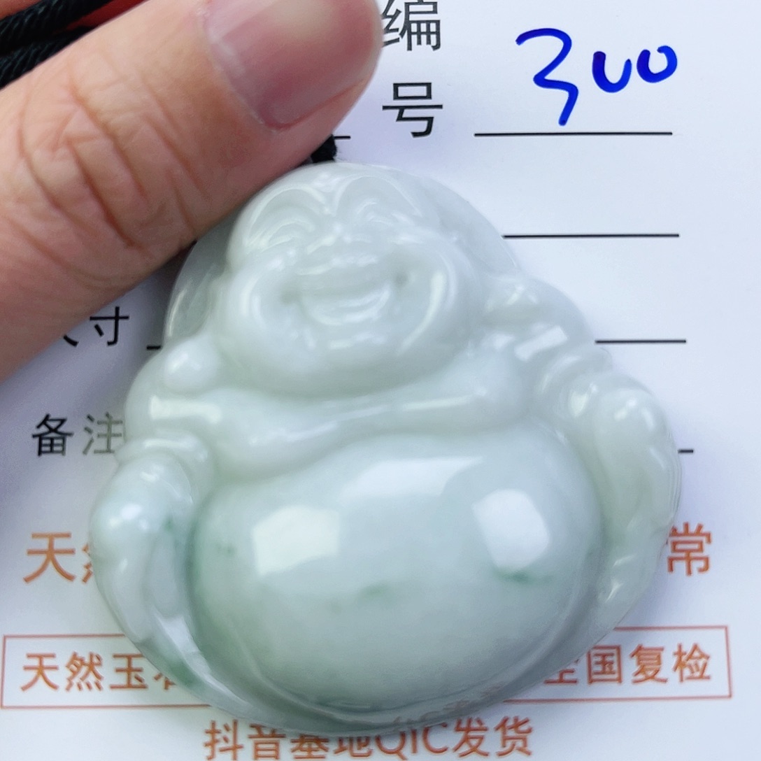 翡翠颈饰未镶嵌佛公