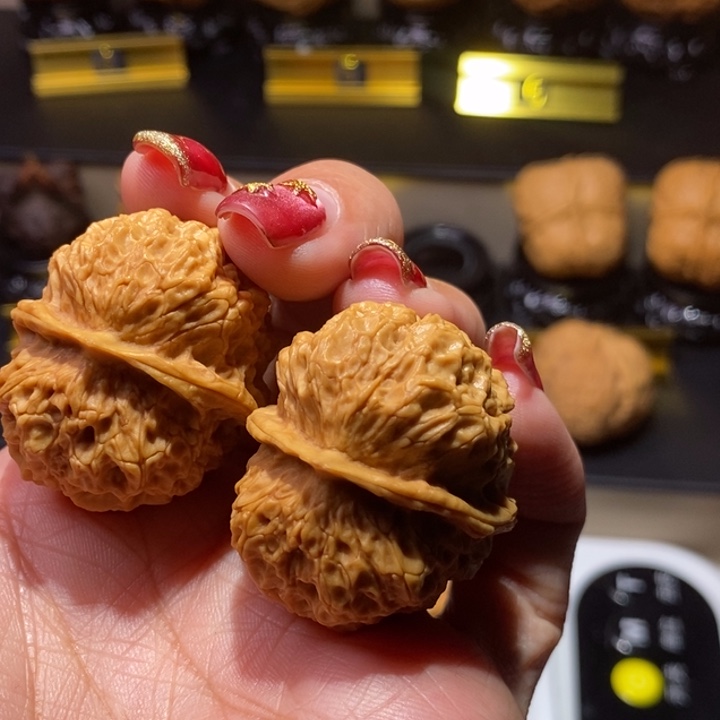 文玩核桃把件唐狮金蟾35尺