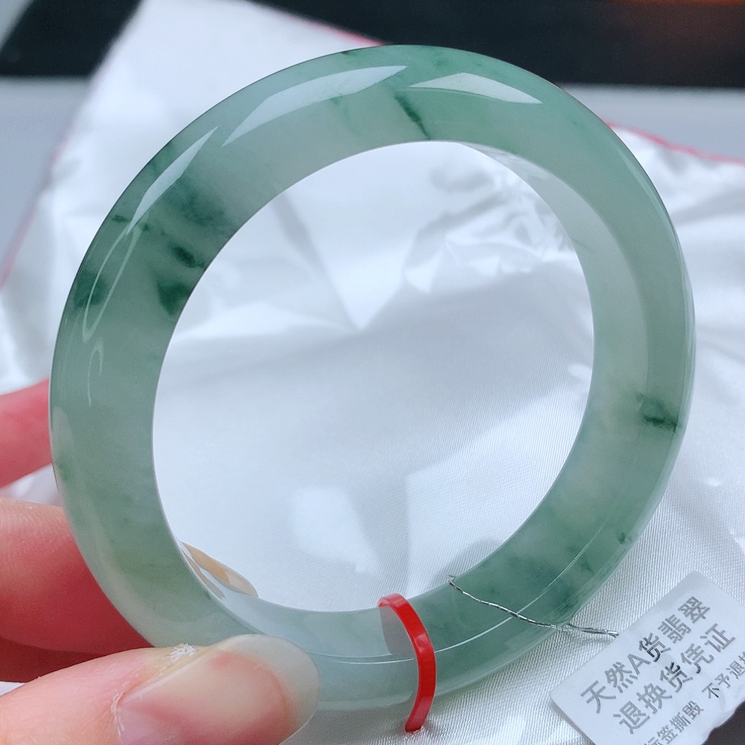 翡翠手镯未镶嵌55+圈