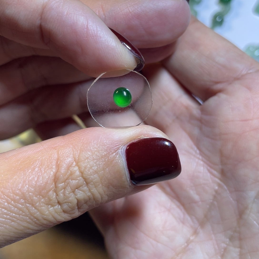 翡翠颈饰未镶嵌蛋面