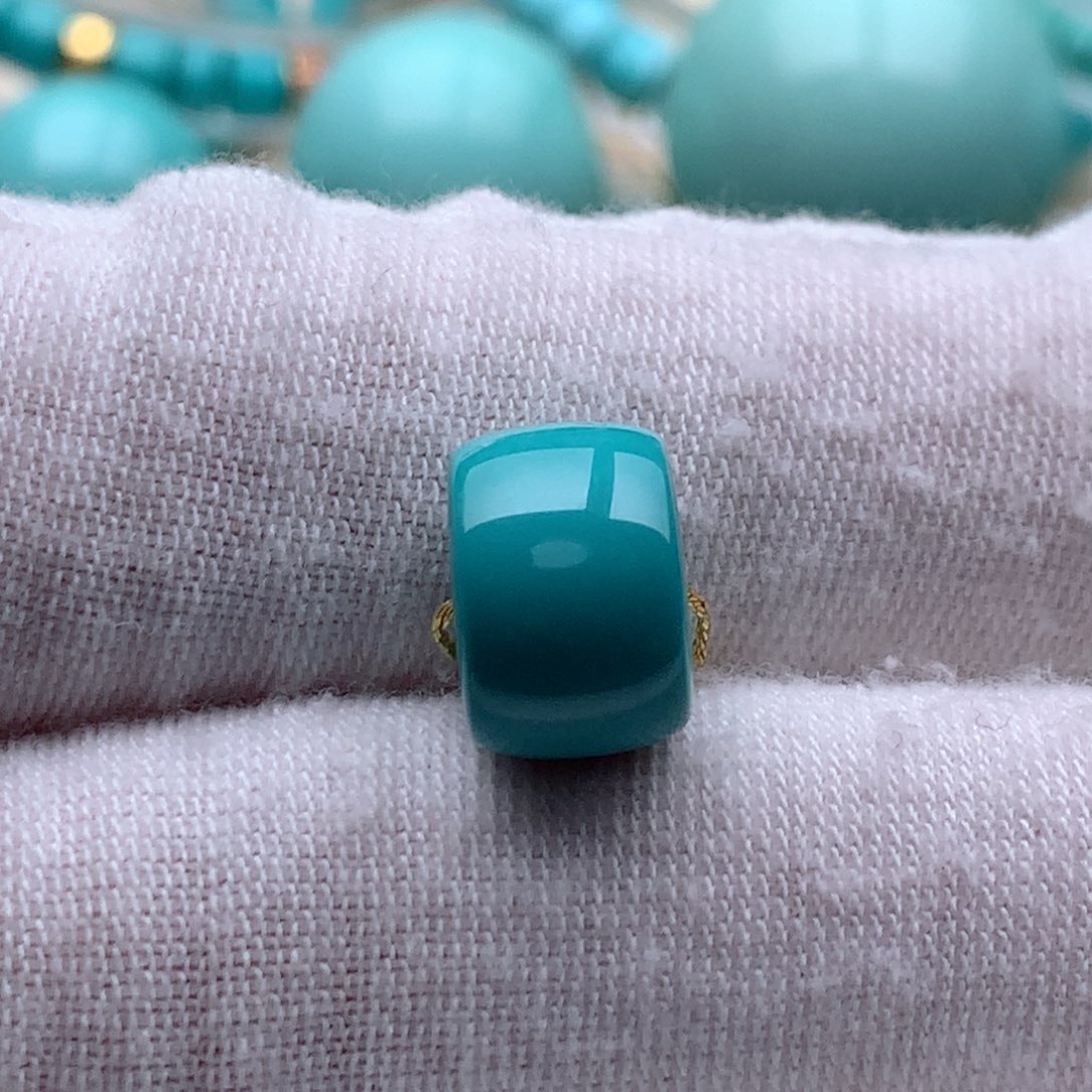 绿松石颈饰未镶嵌