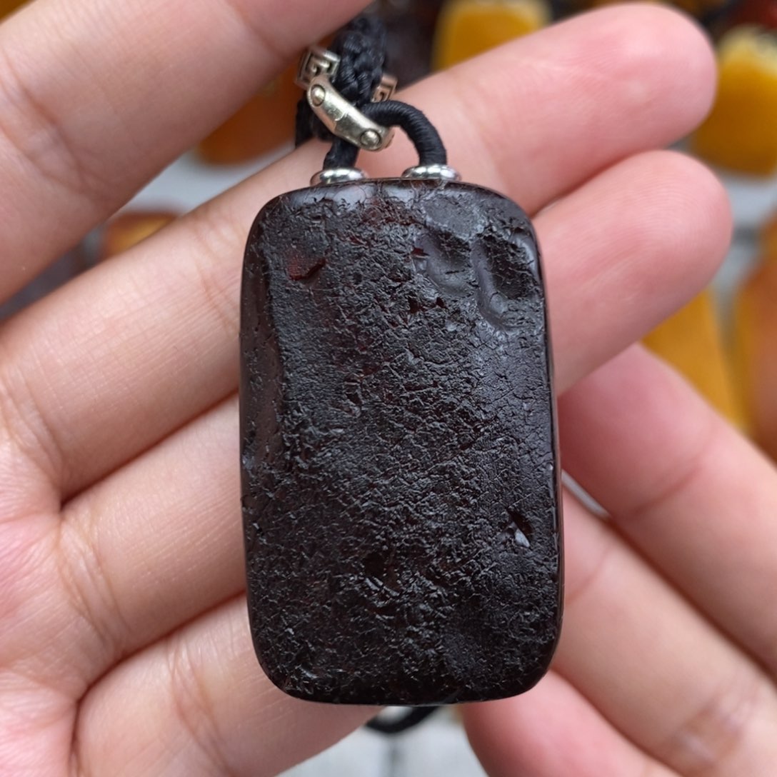 琥珀吊坠(赠链)未镶嵌