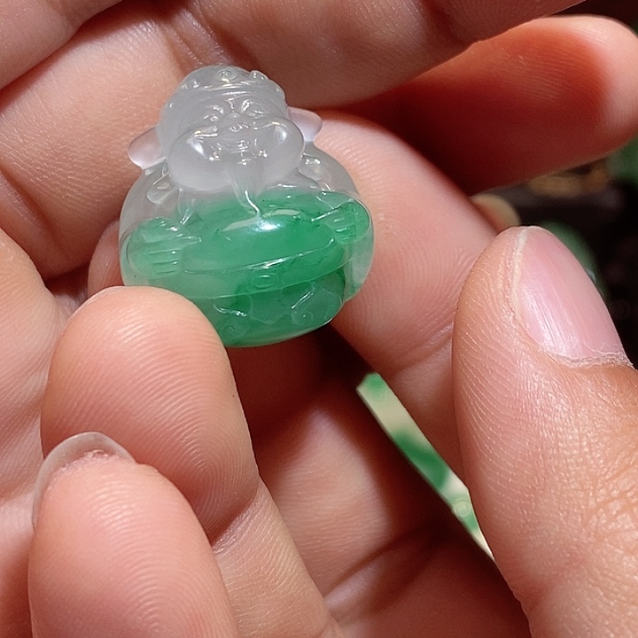 双***库定制石英质玉（非洲翠）未镶嵌挂件